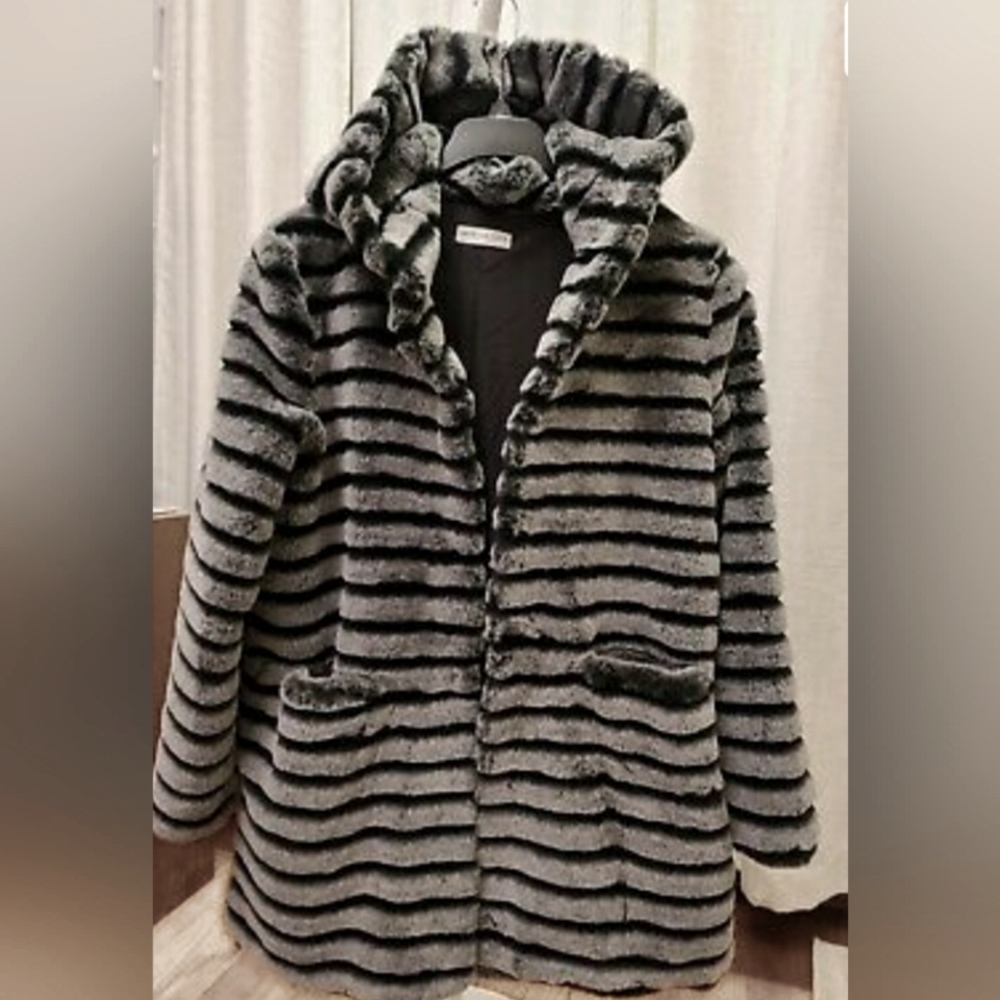 Patricia Luca soft faux fur coat - Picture 2 of 4
